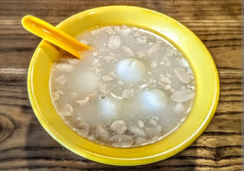 one punggol hawker centre guide - glutinous rice ball