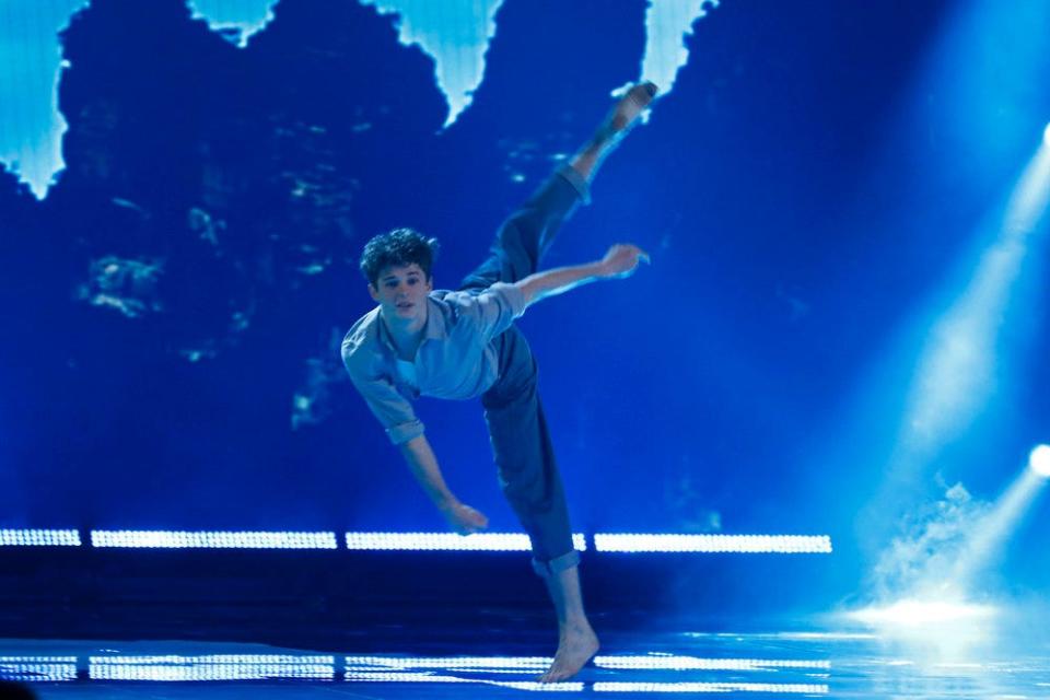 Max Ostler, a young dancer from Australia who dreams of becoming a world-renowned choreographer, performed moving routine to Ed Sheeran's "Castle on a Hill."