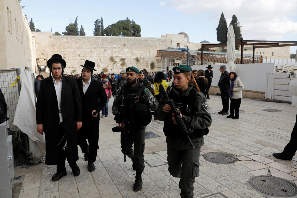 <p>Israeli border police patrol at the plaza of the Western Wall, Judaism’s holiest prayer site, in Jerusalem’s Old City, Dec. 7, 2017. (Photo: Ronen Zvulun/Reuters) </p>