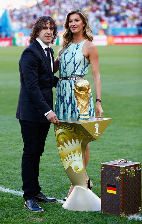 Louis Vuitton on X: .@GiseleOfficial awaits to present the FIFA #WorldCup  trophy housed in the specially designed #LouisVuitton case.   / X