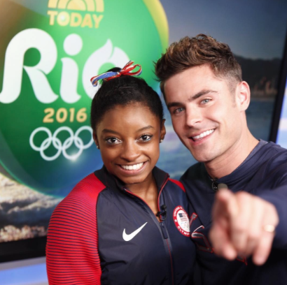 <p>After all their cute Twitter fangirling (from both sides) Efron turned up to surprise USA Olympic gymnast Simone Biles and all our hearts melted. <i> [Photo: Zac Efron/ Instagram]</i><br></p>