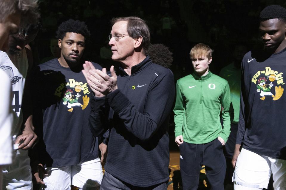 Oregon head coach Dana Altman talks to team prior to playing California in an NCAA college basketball game in Eugene, Ore., Saturday, Jan. 13, 2024. (AP Photo/Thomas Boyd)