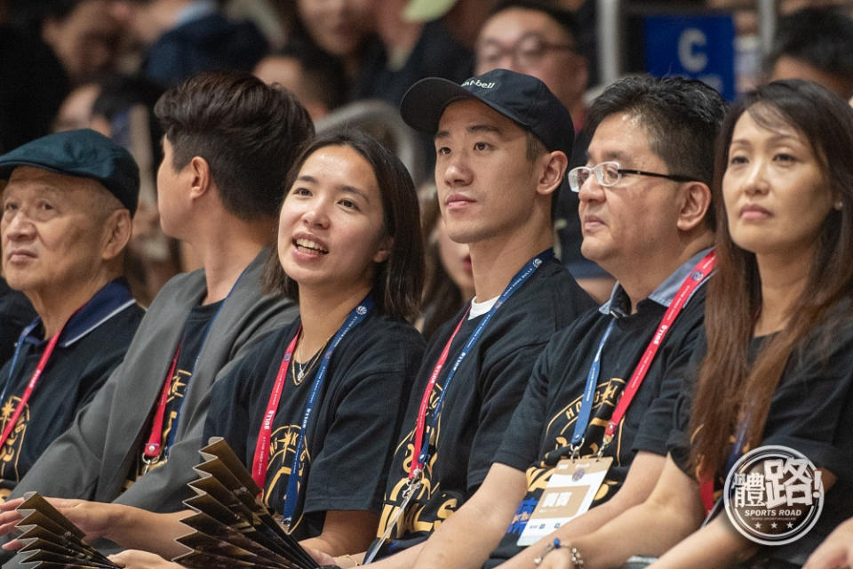 Hong Kong badminton representatives Yang Yating and Tang Junwen were both guests at this event.