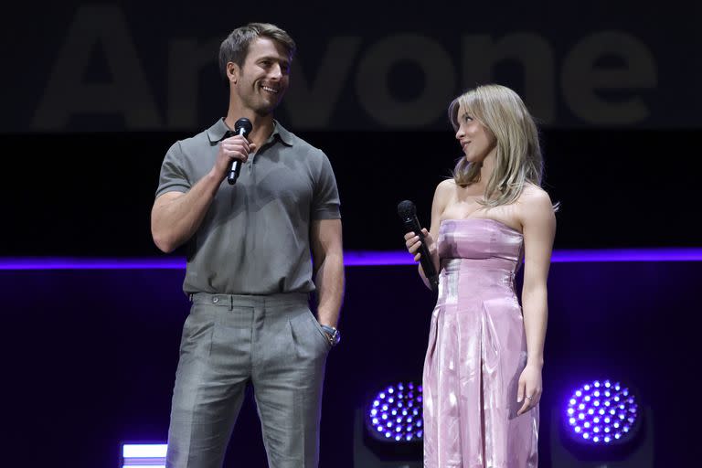 Los actores se mostraron muy compinches y así siguieron fomentando los rumores de romance