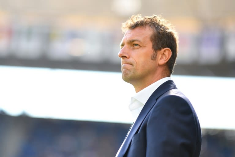 Schalke's head coach Markus Weinzierl follows the action on September 25, 2016