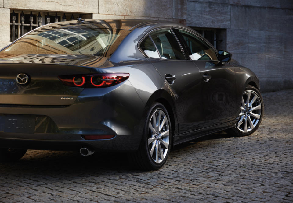 2021_Mazda3-1024x711.jpg