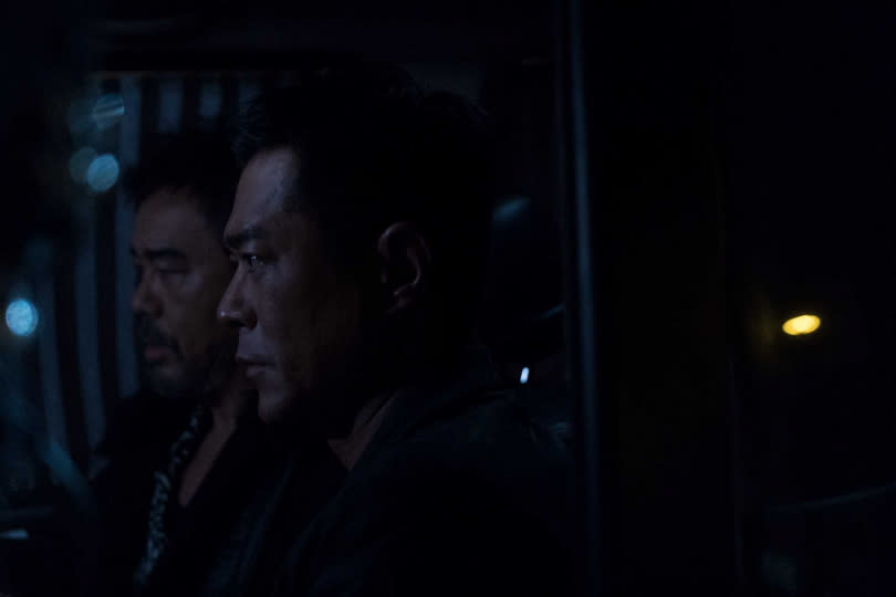 《掃毒3：人在天涯》劉青雲、古天樂在狹小的車廂裡近身肉搏。（圖／華映提供）