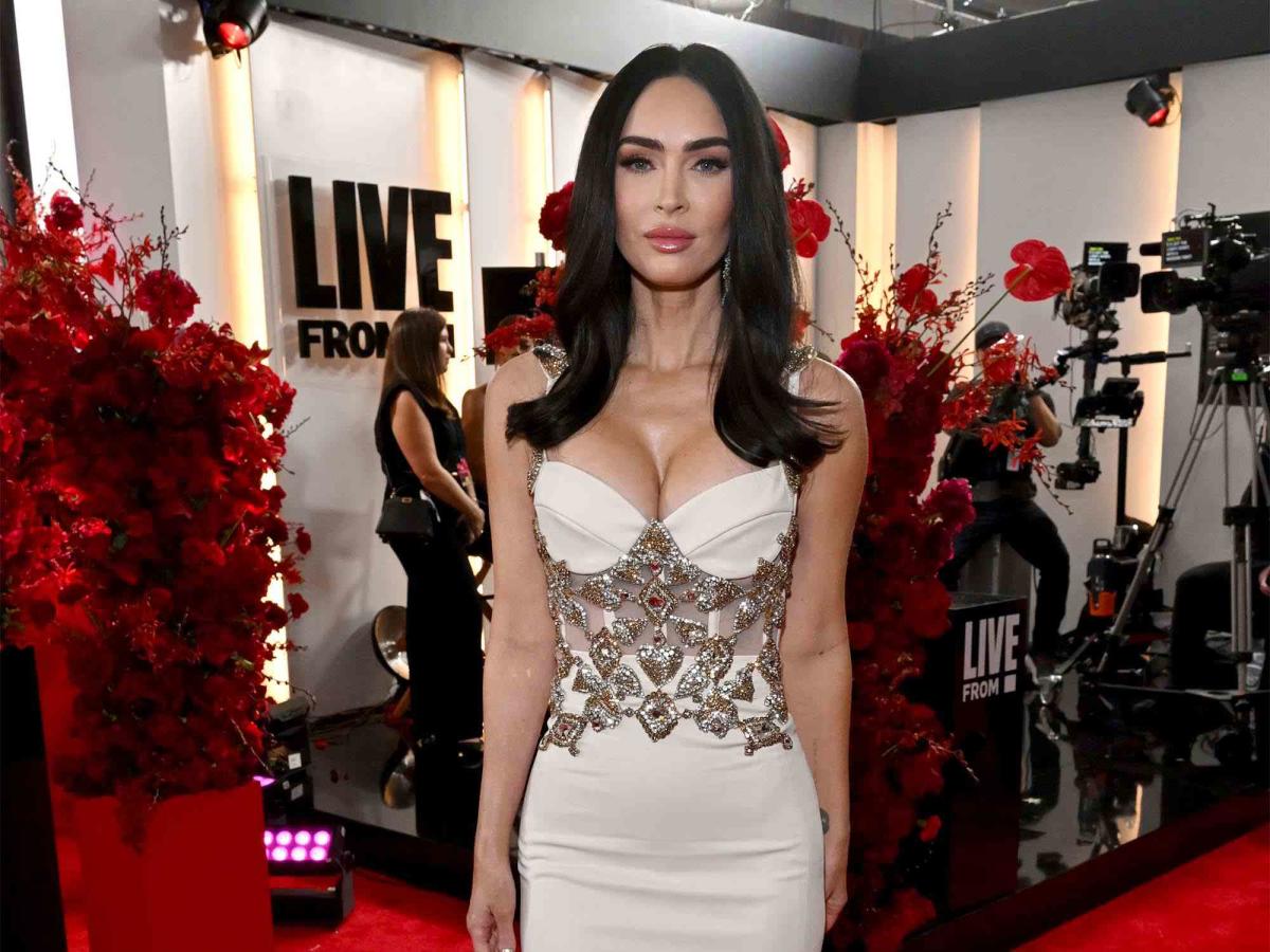 Megan Fox Wore a Solid Gold Manicure With Real Diamonds to the Grammys