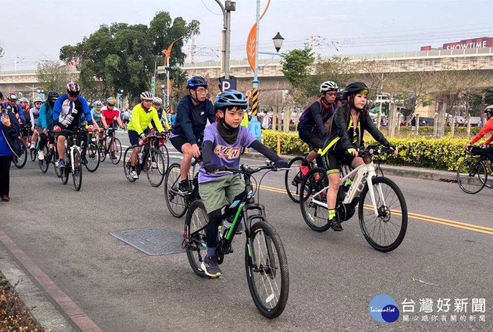 萬眾騎BIKE適合親子一起參與休閒騎。