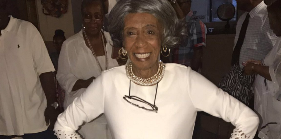 This gorgeous great-grandma looked fabulous at her 100th birthday party. (Photo: Twitter)
