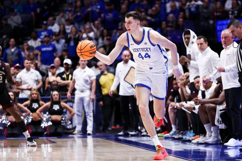 The NCAA Tournament will get its first look at 7-foot-2 Kentucky freshman Zvonimir Ivisic this week.