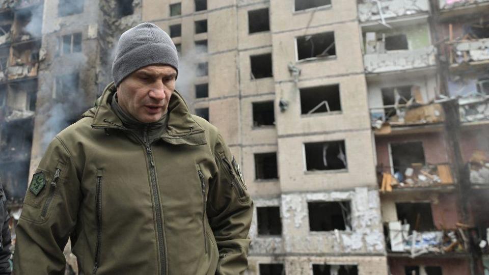 Kyiv's mayor Vitali Klitschko inspects a multi-storey residential building destroyed by a missile attack in central Kyiv, on January 2, 2024, amid the Russian invasion of Ukraine