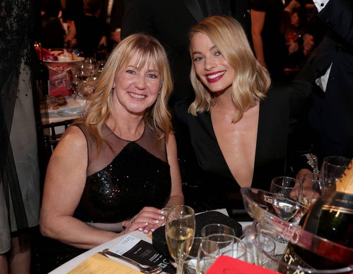 Tonya Harding and Margot Robbie