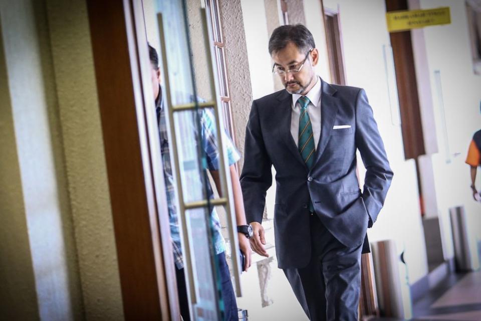 Former 1MDB chief executive officer Datuk Shahrol Azral Ibrahim Halmi is pictured at the Kuala Lumpur Courts Complex October 16, 2019. — Picture by Hari Anggara