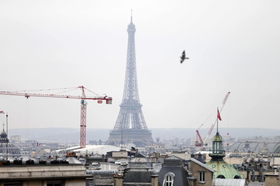  <p><b>5. Parigi, Francia</b></p> <p><span>È la seconda città più cara d'Europa, seconda solo a Londra. L’interesse verso la città francese è caduto dal 9% del 2013 al 6% di oggi.<br>Gli analisti attribuiscono la stabilità della città, all’impossibilità che si verifichi una rivalorizzazione a breve termine.</span></p>