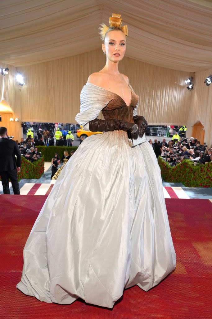 Caroline Trentini standing on the red carpet