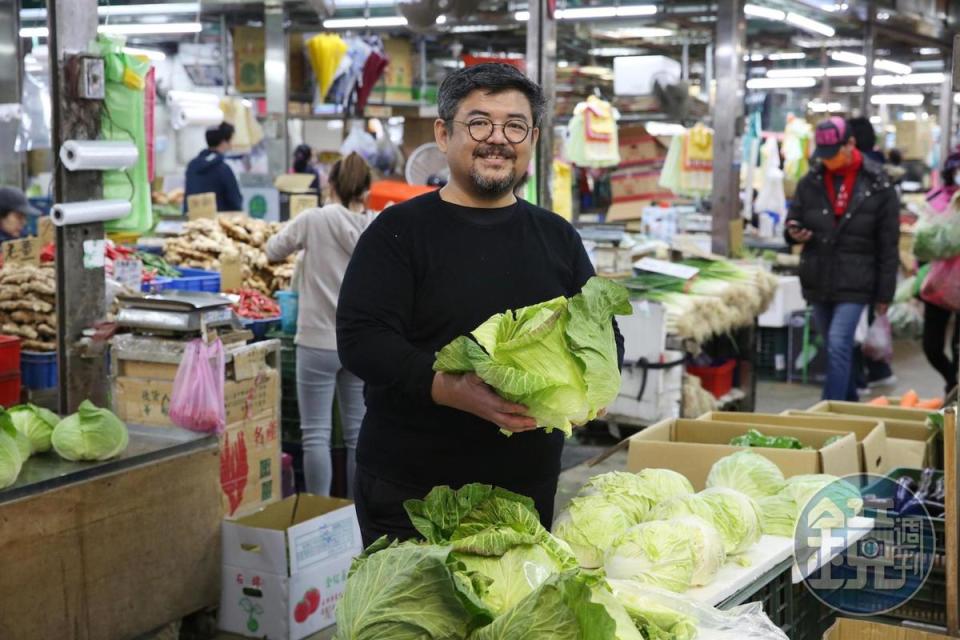 James喜歡到濱江市場感受節氣蔬菜的變化。