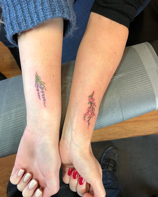 6) This Subtle Mother-Daughter Tattoo