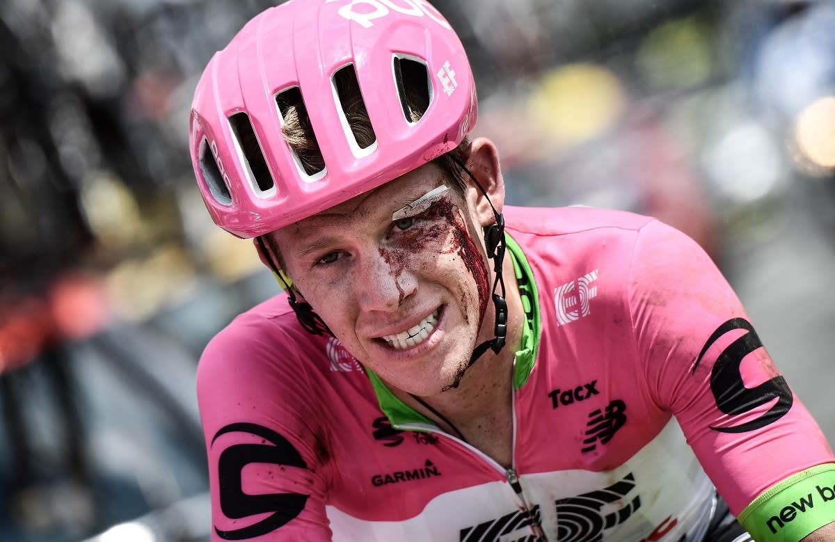 Victima de una violenta caída en la primera etapa del Tour de Francia, Lawson Craddock sufrió lo indecible en las siguientes jornadas para llegar finalmente a París. Ocupó la última casilla de la general a más de cuatro horas del ganador, Geraint Thomas. / Foto: RMC Sport