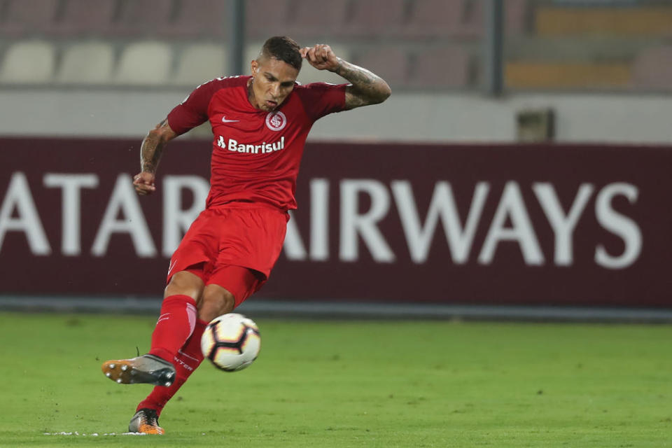 Paolo Guerrero, arma letal de Internacional. (Photo by Raul Sifuentes/Getty Images)