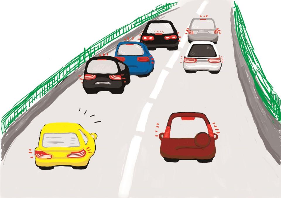很多人開車都習慣把駕駛視線放在車前，事實上車速愈快，駕駛視線要看得愈遠，因為愈快的車速，煞車距離愈遠，若沒有妥善掌握遠方車況的話，突然遇到需緊急煞車時，就會來不及煞停而追撞前車。