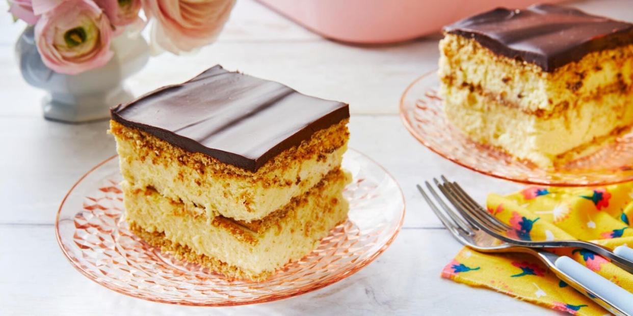 eclair cake french food