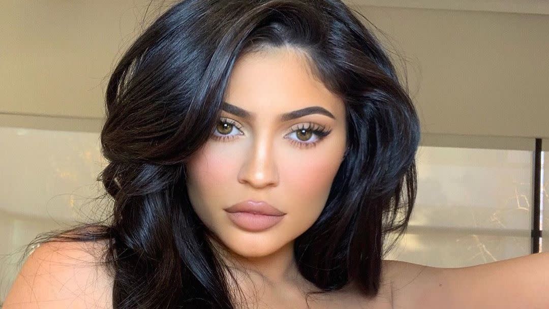 Kylie Jenner Posts Thirst Trap Photo Wearing Sexy Lingerie In Bed 