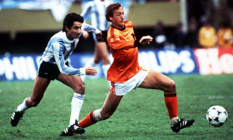 <span>Johan Neeskens (right) does battle with Argentina’s Ossie Ardiles in the 1978 World Cup final, which the Netherlands went on to lose 3-1 after extra time.</span><span>Photograph: Colorsport/Shutterstock</span>