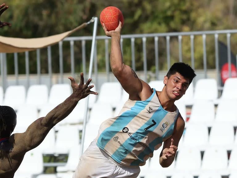 Nahuel Baptista fue el máximo artillero de la selección masculina de beach handball en el Mundial