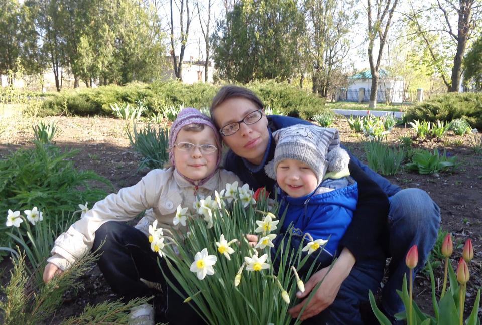 Anna (left) and Mikhail (right) Presnov pictured with their mother Svetlana. Source: East2West/Australscope