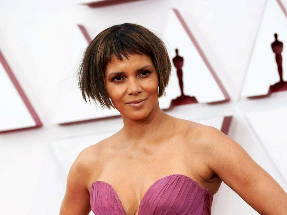 Halle Berry samt 