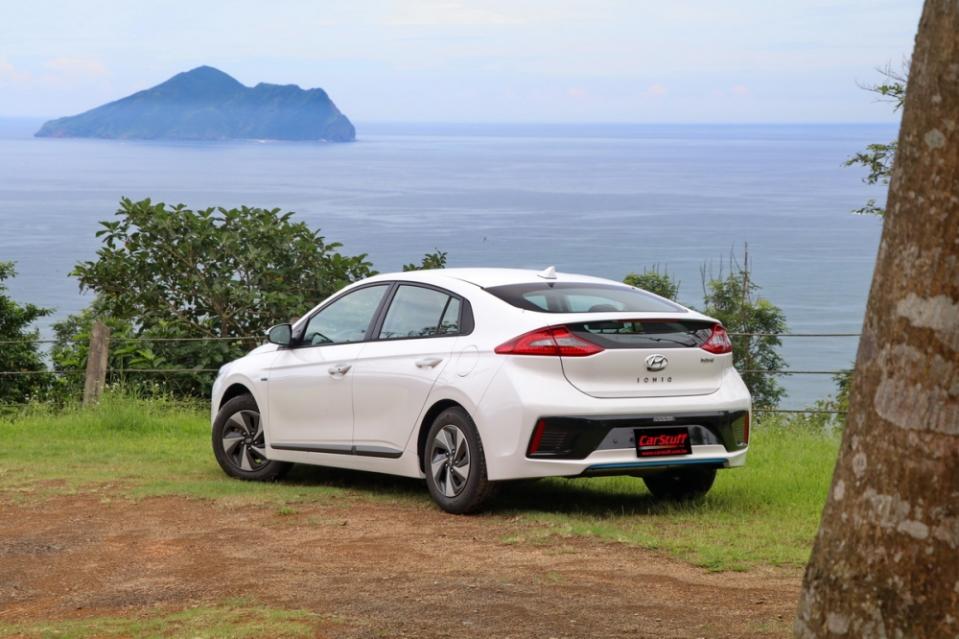 別用刻板印象看我，Hyundai Ioniq hybrid節能之外同樣驚豔