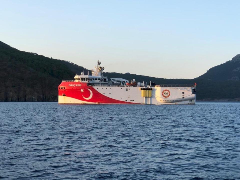 土耳其地質考察船奧魯奇．雷斯號(Oruc Reis)，未來兩個星期將在地中海東部進行震波探測。(圖取自推特)