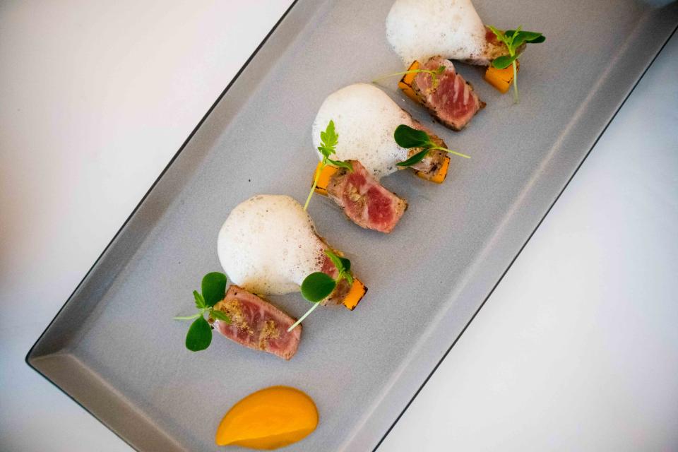 Black Angus Beef Tataki. (PHOTO: Zat Astha/Yahoo Lifestyle Singapore)