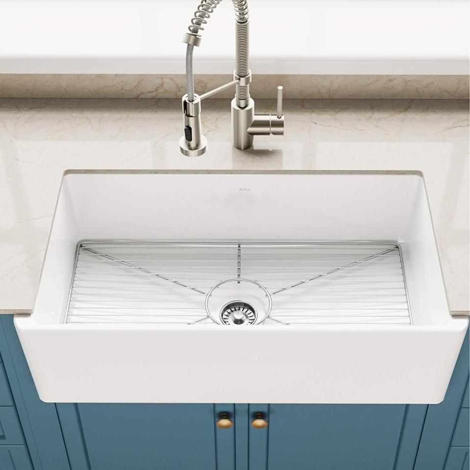 Kraus KFR1-33GWH Turino 33-inch Fireclay Farmhouse Apron Reversible Single Bowl Kitchen Sink with Bottom Grid in White