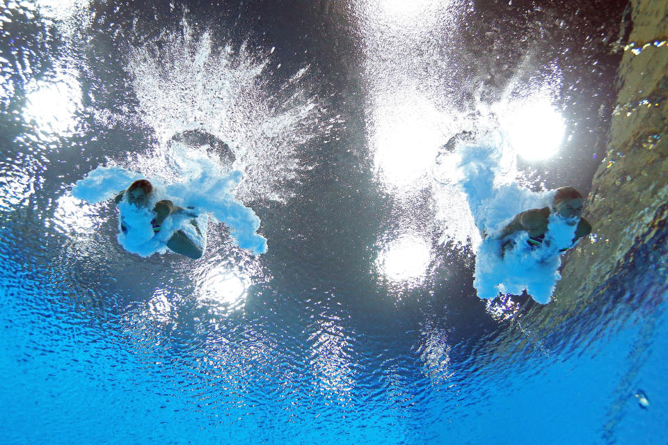 LONDON, ENGLAND - JULY 29: Francesca Dallape and Tania Cagnotto of Italy compete in the Women's Synchronised 3m Springboard final on Day 2 of the London 2012 Olympic Games at the Aquatics Centre at Aquatics Centre on July 29, 2012 in London, England. (Photo by Al Bello/Getty Images)