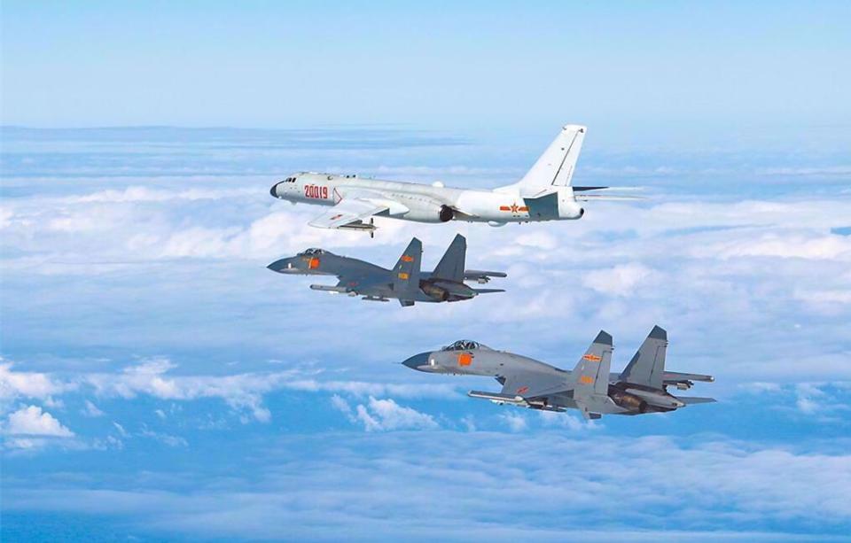 圖為中共空軍多型戰機進行遠海訓練。 （新華社）
