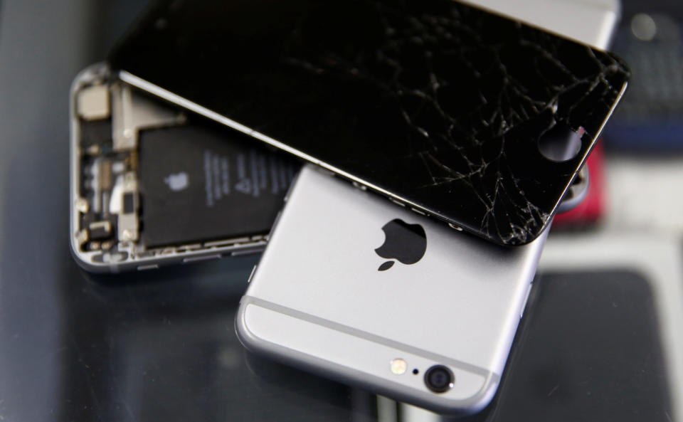 Apparently, some counterfeit iPhones are good enough to fool Apple itself --especially if they can't be switched on