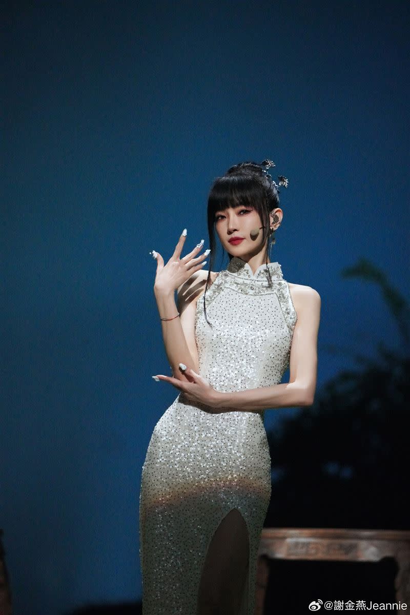 謝金燕歌舞能力極佳，在《浪姐5》收穫大票粉絲。（圖／翻攝自謝金燕微博）