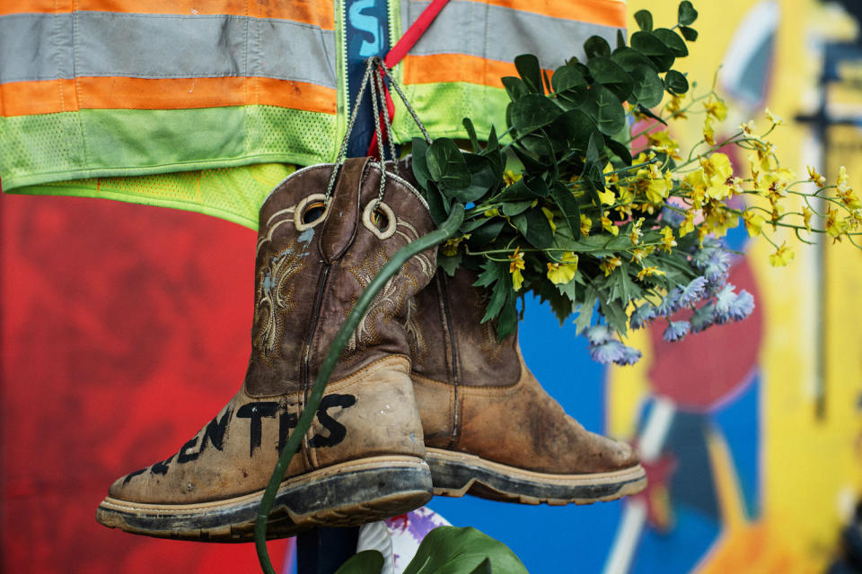 Boots at a memorial for Alejandro Hernandez (Rosem Morton for NBC News)