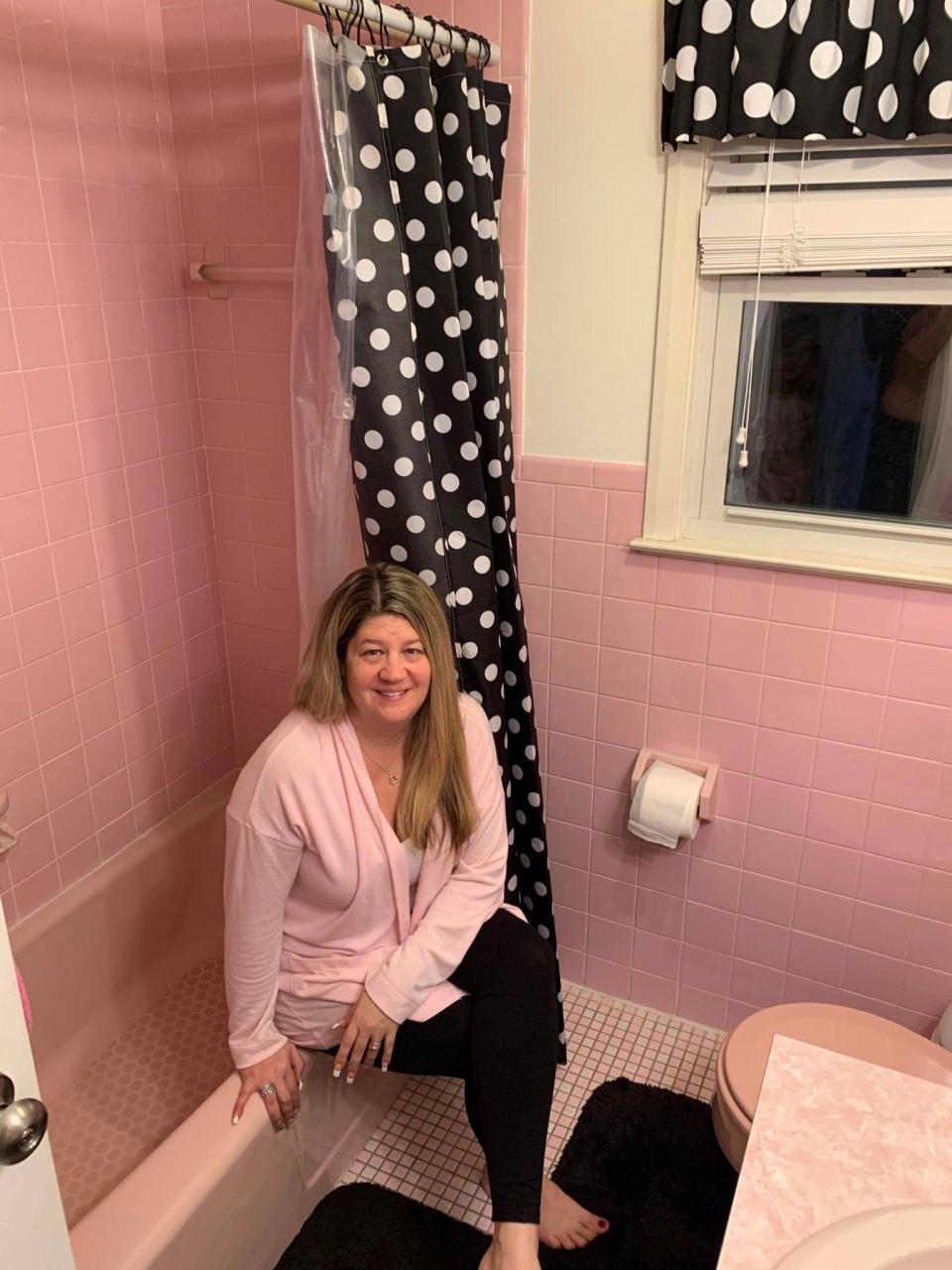 Michelle Amaducci of Succasunna dressed up her pink bathroom with polka dots.