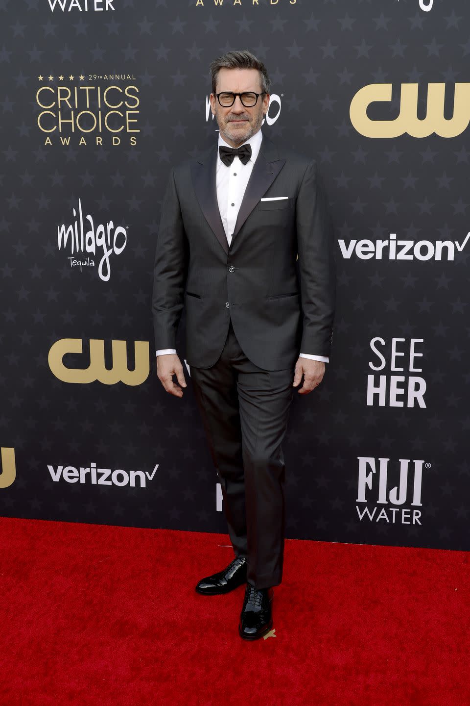 santa monica, california january 14 jon hamm attends the 29th annual critics choice awards at barker hangar on january 14, 2024 in santa monica, california photo by frazer harrisongetty images