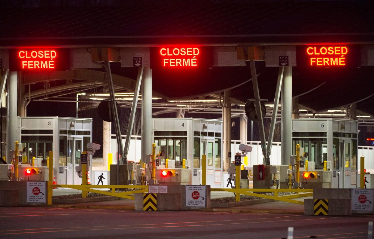 The border crossing at the Peace Arch Canada-U.S. border, pictured on March 20, 2020.  (ASSOCIATED PRESS)