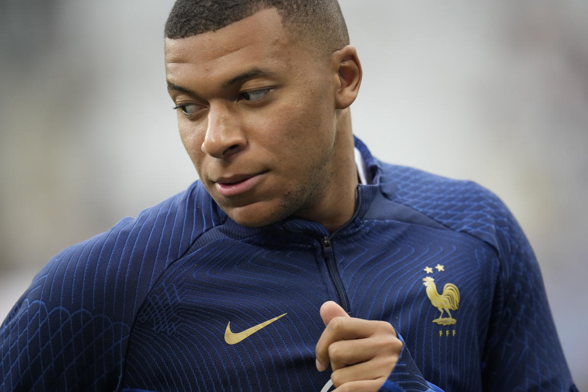 Kylian Mbappé reinstated into PSG's first-team squad after 'positive talks'  with the club