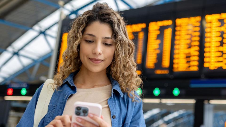 Mujer en aeropuerto