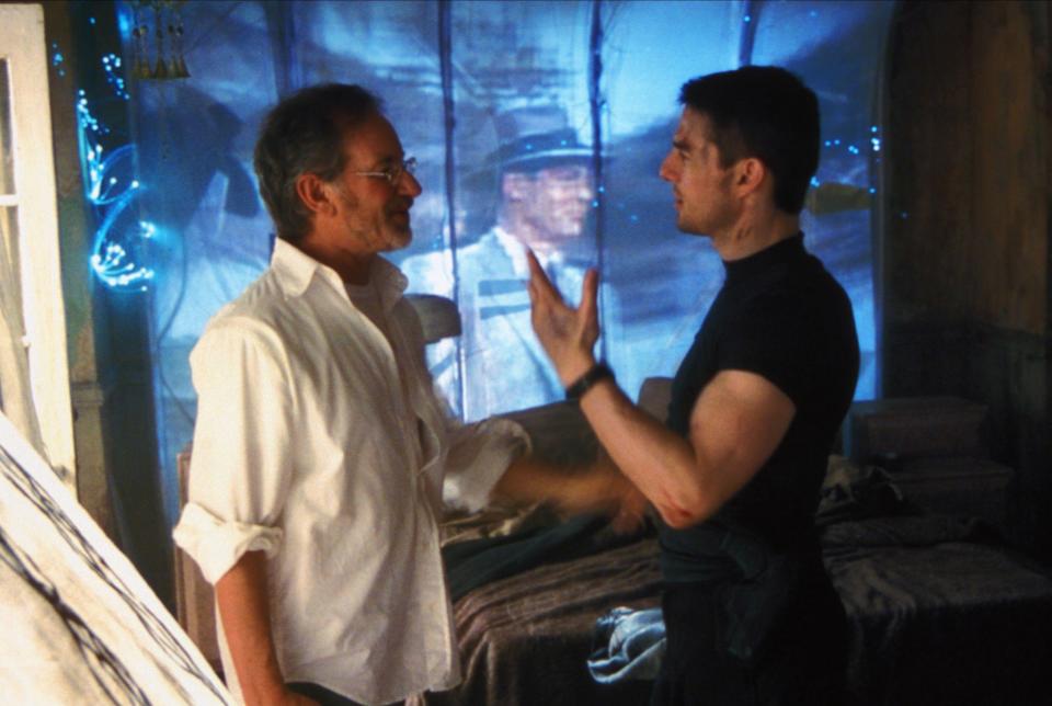 STEVEN SPIELBERG, TOM CRUISE, MINORITY REPORT, 2002