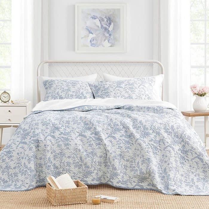 Laura Ashley Home Quilt Set