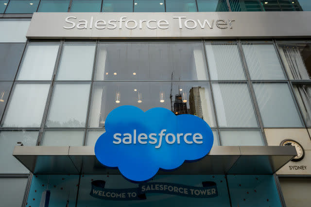 Salesforce Tower