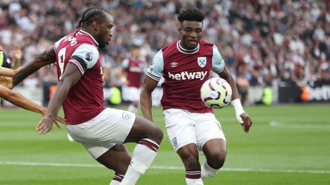 Mohammed Kudus and Michail Antonio in action for West Ham against Manchester City