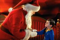 <p>Alle einsteigen! Ein kleiner Junge fährt im Polarexpress zum Weihnachtsmann an den Nordpol. Der Haken dabei ist nur, dass unser Held nicht mehr an den Rauschebartträger glaubt, sich eben diesen Glauben jedoch sehnlichst zurückwünscht. Robert Zemeckis' rasanter Film garantiert beste Unterhaltung für die ganze Familie und ist am Heiligabend bei SAT.1 um 22.25 Uhr zu sehen. (Bild: Warner Bros. Pictures / SAT.1)</p> 